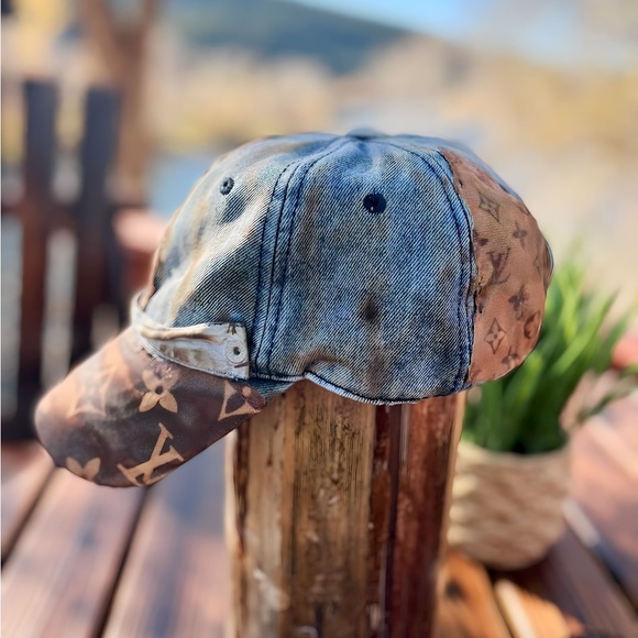 Custom made hats by Rakel Jay - Picture 6 of 7